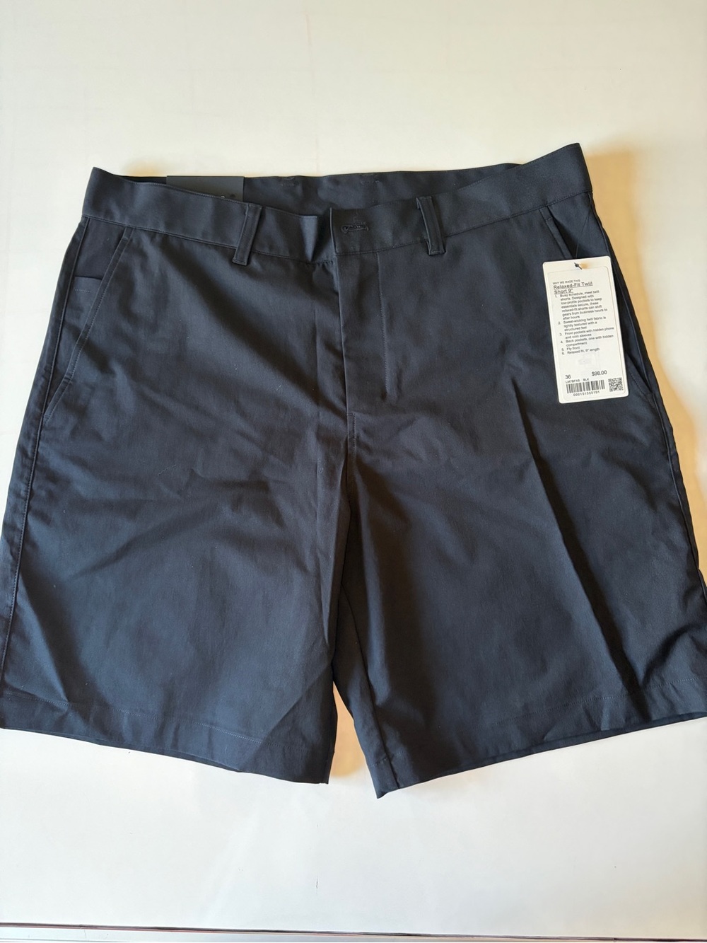 New Lululemon black relaxed fit twill shorts men size 36 9” inseam golf athletic